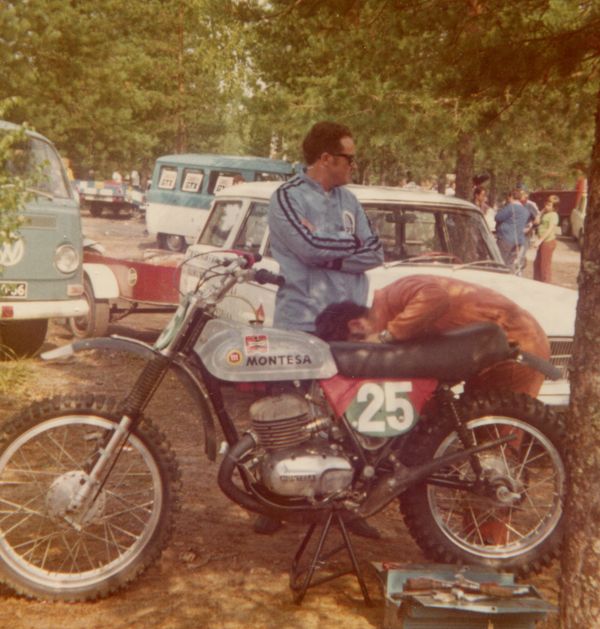 Hyvinkää GP-250 1972 Kalevi Vehkosen Montesa ja tiimipomo Pedro Pi